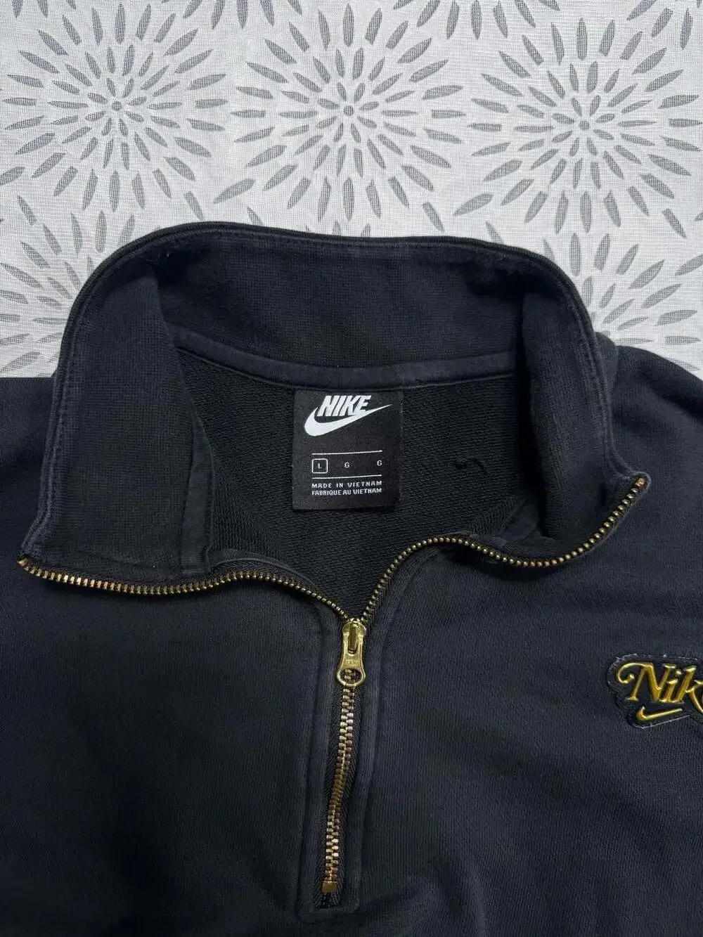 Nike Women's L Black and Gold 1/4-Zip Cropped Sweatshirt DC5501-010